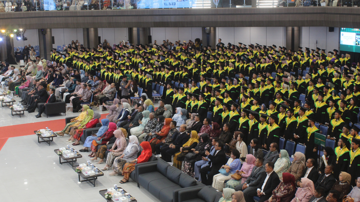 WISUDA PERIODE II UNIVERSITAS JENDERAL ACHMAD YANI CIMAHI TAHUN 2025